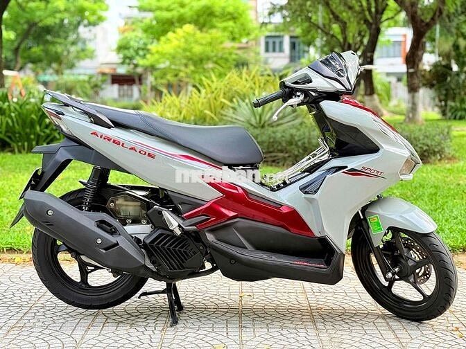 Honda Air Blade 2025 Trắng đỏ Tự động