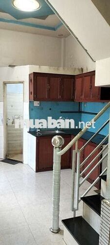 nhà nguyên căn dt 3,5❌12 trệt 1 lầu+1lửng đúc 3pn2wc hẻm 3 gác thông 