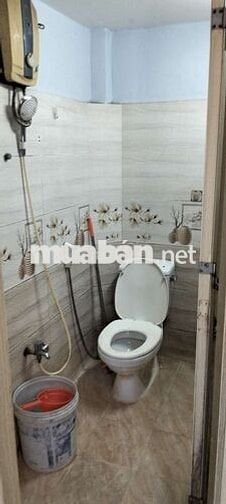 nhà nguyên căn dt 3,5❌12 trệt 1 lầu+1lửng đúc 3pn2wc hẻm 3 gác thông 