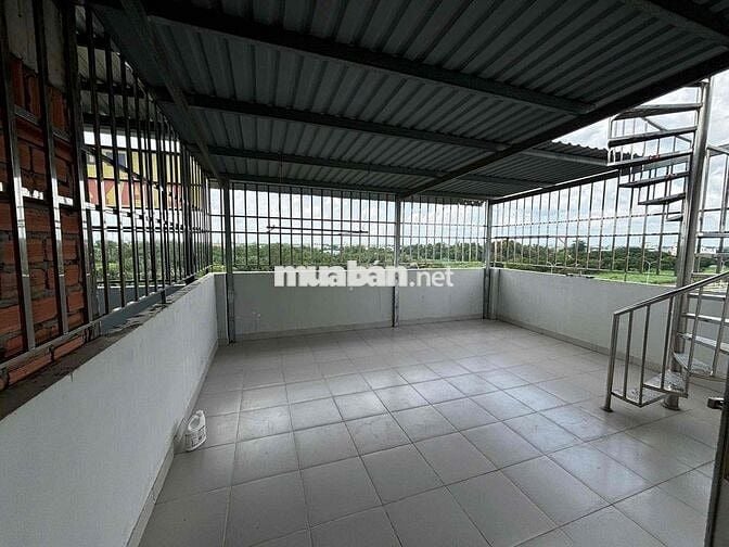 PHÒNG 35m2 BAN CÔNG RIÊNG, TOILET RIÊNG