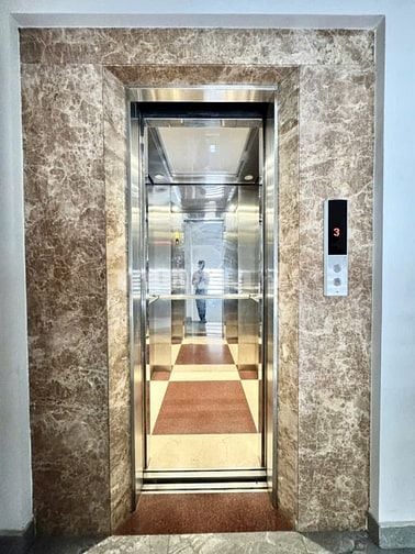 Nhà Mới Đẹp Nam Kỳ Khởi Nghĩa, 5m x 21m, 6 Tầng, Full nội thất cao 