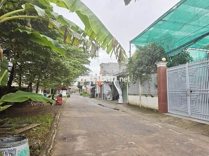 Bán nhanh 146,3m2(5x29)giá 1tỷ250 Nguyễn Thị Lắng cách VinHóc Môn 1km