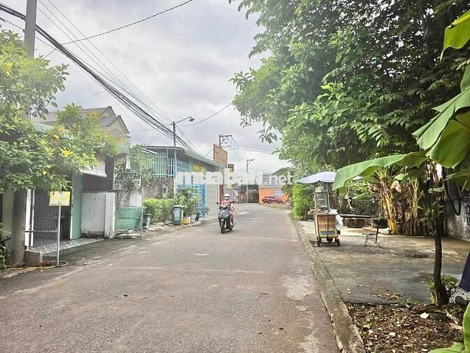 Bán nhanh 146,3m2(5x29)giá 1tỷ250 Nguyễn Thị Lắng cách VinHóc Môn 1km