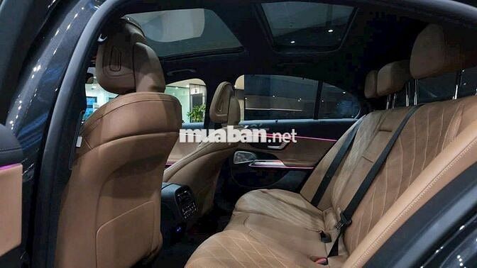 Mercedes-Benz E300 AMG 2025 V1 Sẳn Giao ngay