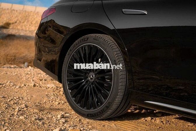 Mercedes-Benz E300 AMG 2025 V1 Sẳn Giao ngay