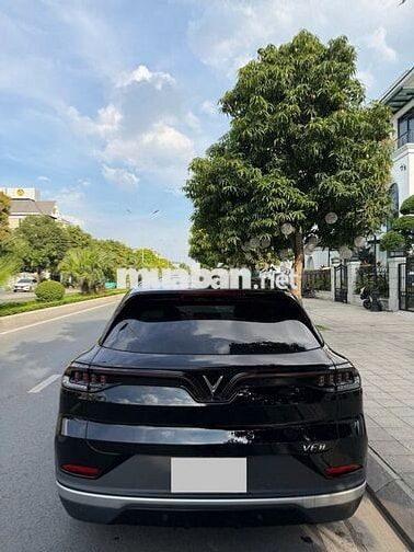 VinFast VF8 Plus 2025 2 cầu Đen 1600 km