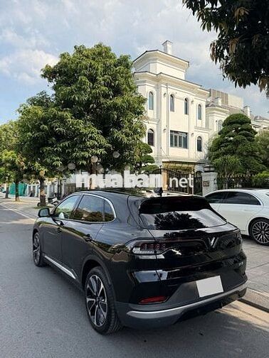 VinFast VF8 Plus 2025 2 cầu Đen 1600 km