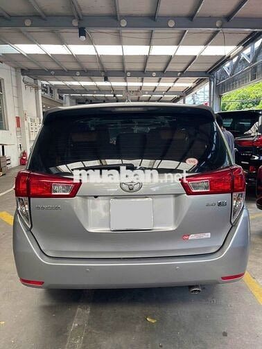 Toyota Innova 2.0E 2017 Số sàn, Bạc, xe gia đình