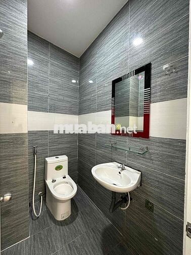 Cho Thuê Nhà Mặt Tiền Kinh Doanh Gần Ngã Tư Ga Quận 12