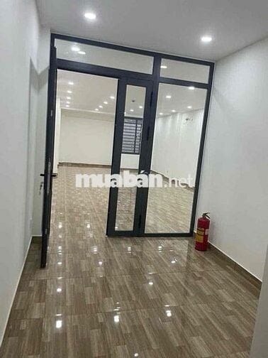 cho thuê nhà 5 lầu 5x24.5 ( mặt tiền Hoàng Quốc Việt )