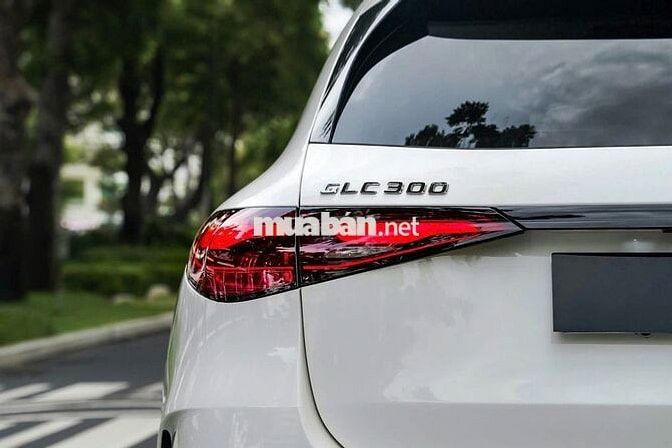 Mercedes-Benz GLC 300 4MATIC 2025 Trắng