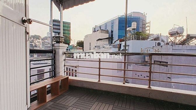Cho thuê phòng trọ 28m2 ban công chill chill gần ĐH kinh tế,UEH quận 3