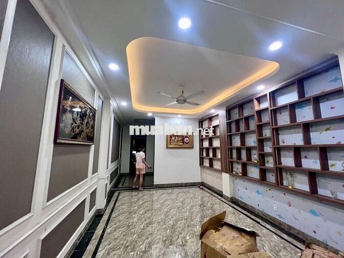 GẤP BÁN NHÀ 3 TẦNG – DĨ AN, BÌNH DƯƠNG Diện tích sàn: 225 m²
