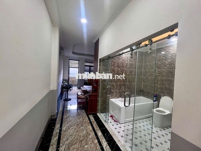 GẤP BÁN NHÀ 3 TẦNG – DĨ AN, BÌNH DƯƠNG Diện tích sàn: 225 m²