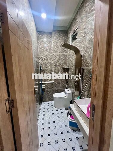 GẤP BÁN NHÀ 3 TẦNG – DĨ AN, BÌNH DƯƠNG Diện tích sàn: 225 m²