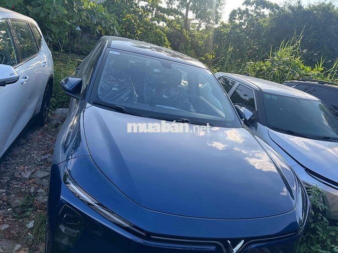 VinFast MPV7 7 chỗ, giá KH thường, CA/ QĐ giá khac