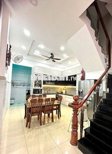 NHÀ 1 TRỆT 2 LẦU 4PN 3WC - KDC HỒNG ĐÀO - ĐỐI DIỆN VẠN PHÚC CITY, QL13