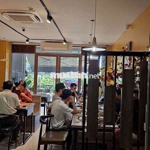 Cần nhân viên bếp phụ quán Hàn ở Quận 7