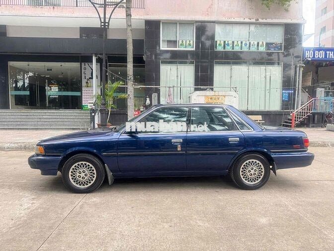 Toyota Camry Số tự động màu Xanh
