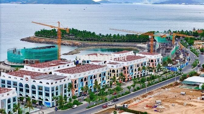 Chính chủ bán nhanh Shophouse Libera Vega Nha Trang, nhà 3 lầu 1 hầm.
