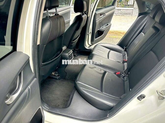 Honda Civic 1.8E 2018
