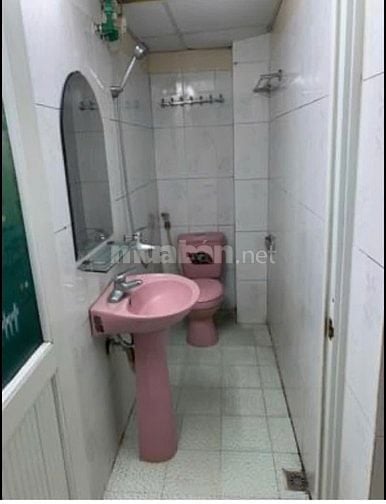Cho thuê nhà chính chủ, nhà riêng 2 tầng, ngõ Văn Chương, quận Đống Đa