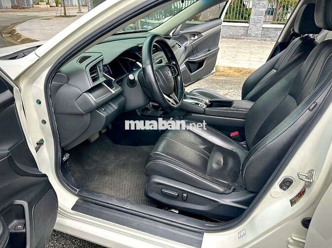 Honda Civic 1.8E 2018