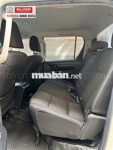 Toyota Hilux 2021 2.4AT 4x2 Trắng 73.000 km