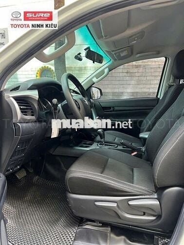 Toyota Hilux 2021 2.4AT 4x2 Trắng 73.000 km