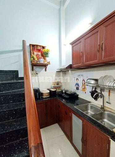 QUẬN 11 NGAY LÊ ĐẠI HÀNH, 500M TỚI CHỢ RẪY VÀ ĐHYD 46M2 3 TẦNG.