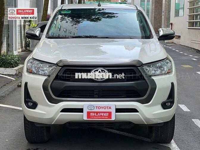 Toyota Hilux 2021 2.4AT 4x2 Trắng 73.000 km