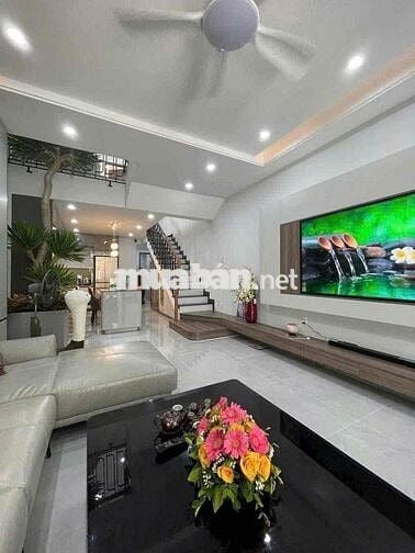 Gia đình mình cần bán gấp căn nhà 1 trệt 1 lầu ở Qui Đức Bình Chánh