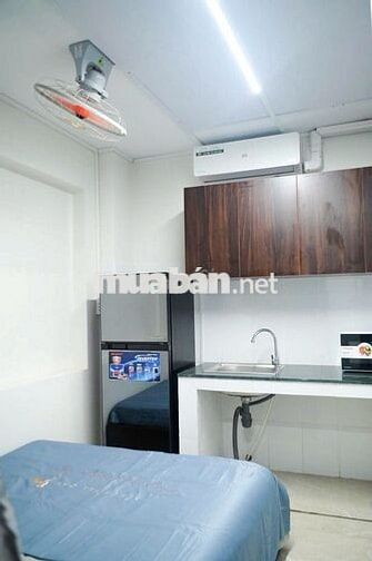 Cho thuê căn hộ dịch vụ mặt tiền đường Lạc Long Quân