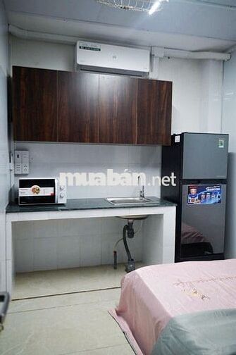 Cho thuê căn hộ dịch vụ mặt tiền đường Lạc Long Quân