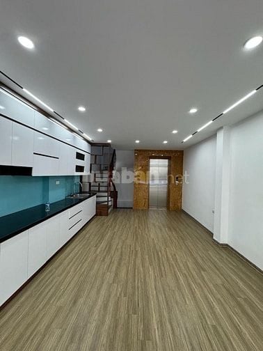 Bán nhà ngõ 29 Chu Huy Mân, Long Biên, 45m2, 6 tầng, thang máy, 9,5 tỷ