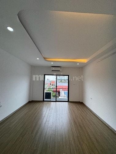 Bán nhà ngõ 29 Chu Huy Mân, Long Biên, 45m2, 6 tầng, thang máy, 9,5 tỷ