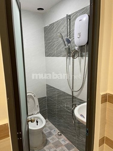 Bán nhà số 112/18 Ngô Gia Tự, F9 Q10 . DT: 4.5m x 8.5m, trệt, lầu, 2PN