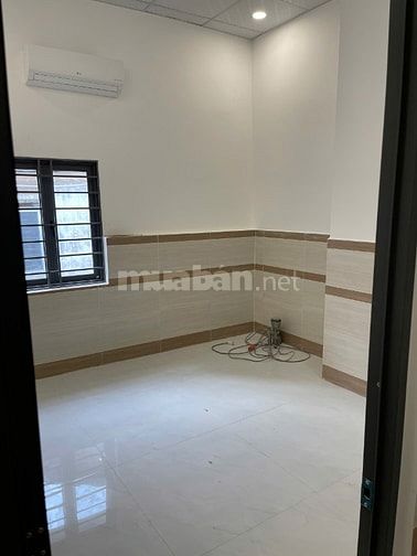 Bán nhà số 112/18 Ngô Gia Tự, F9 Q10 . DT: 4.5m x 8.5m, trệt, lầu, 2PN
