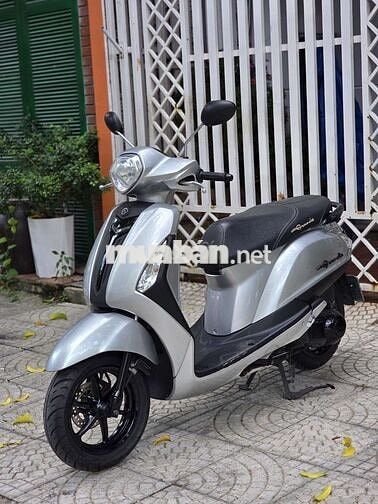 Yamaha Grande Phun xăng điện tử Xám
