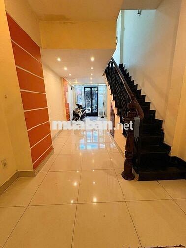 NHÀ MỚI KEN HXH 4PN 4VS CƯ XÁ ĐÔ THÀNH P4 Q3