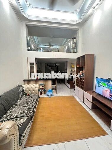 Cho thuê nhà riêng ngõ 51 Lãng Yên - Lò Đúc -33m2-4 tầng