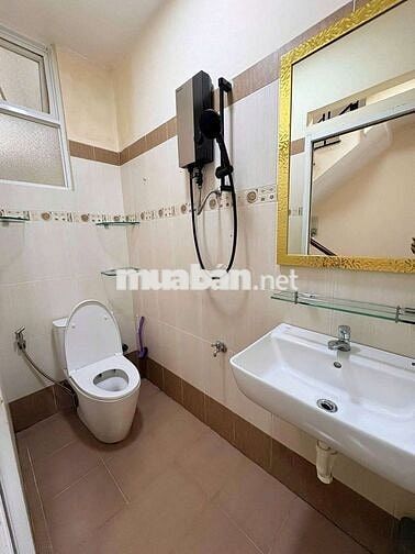 NHÀ MỚI KEN HXH 4PN 4VS CƯ XÁ ĐÔ THÀNH P4 Q3