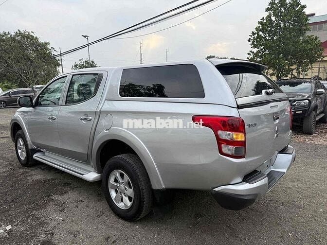 Mitsubishi Triton Bạc 2017 MT 1 cầu