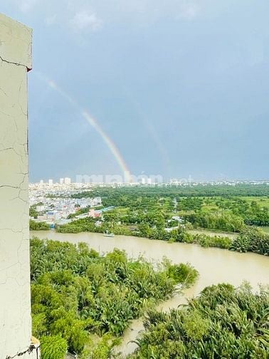 Cần bán căn hộ tầng cao, view sông