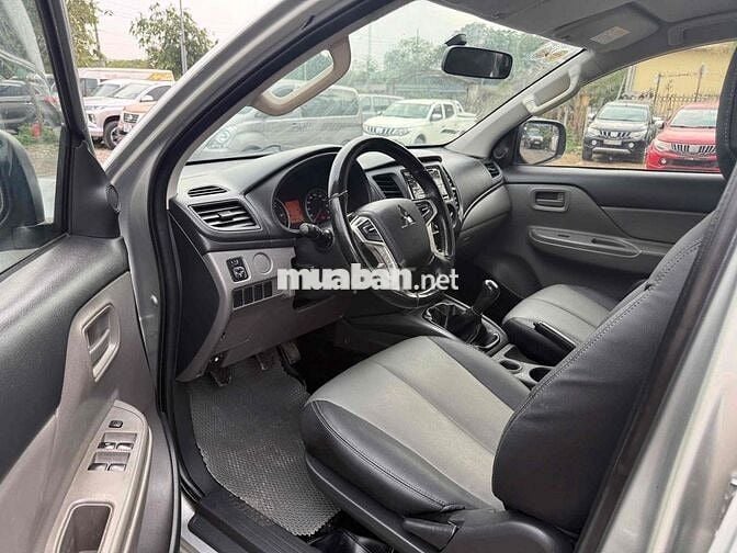 Mitsubishi Triton Bạc 2017 MT 1 cầu