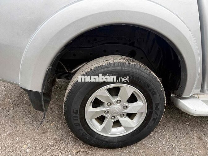 Mitsubishi Triton Bạc 2017 MT 1 cầu