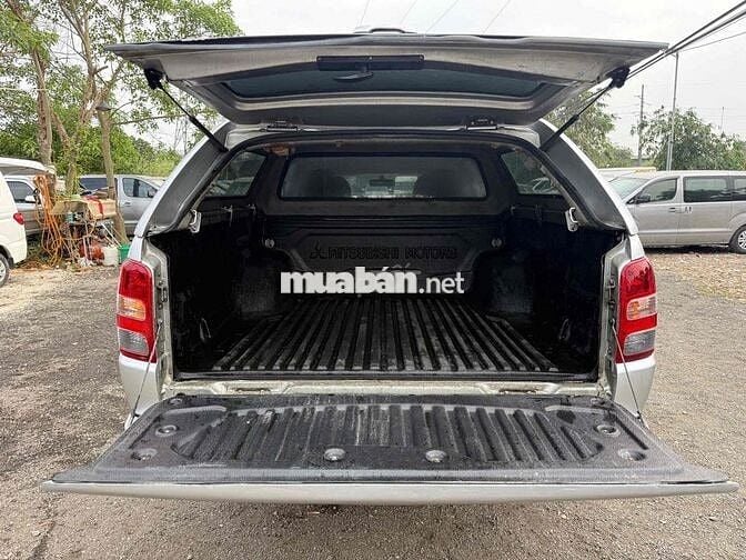 Mitsubishi Triton Bạc 2017 MT 1 cầu