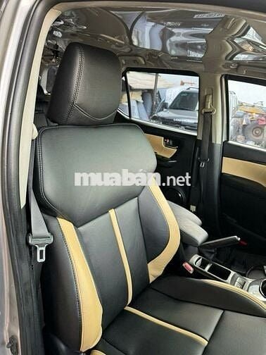 Bán 2 xe Toyota Fortuner & 1 xe Ford Transit 10chỗ