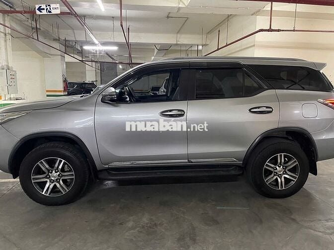 Bán 2 xe Toyota Fortuner & 1 xe Ford Transit 10chỗ