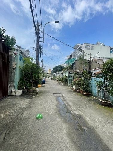 Cho thuê nhà Xô Viết Nghệ Tĩnh, P.21, Bình Thạnh, 4x26m, hẻm 2 xe hơi